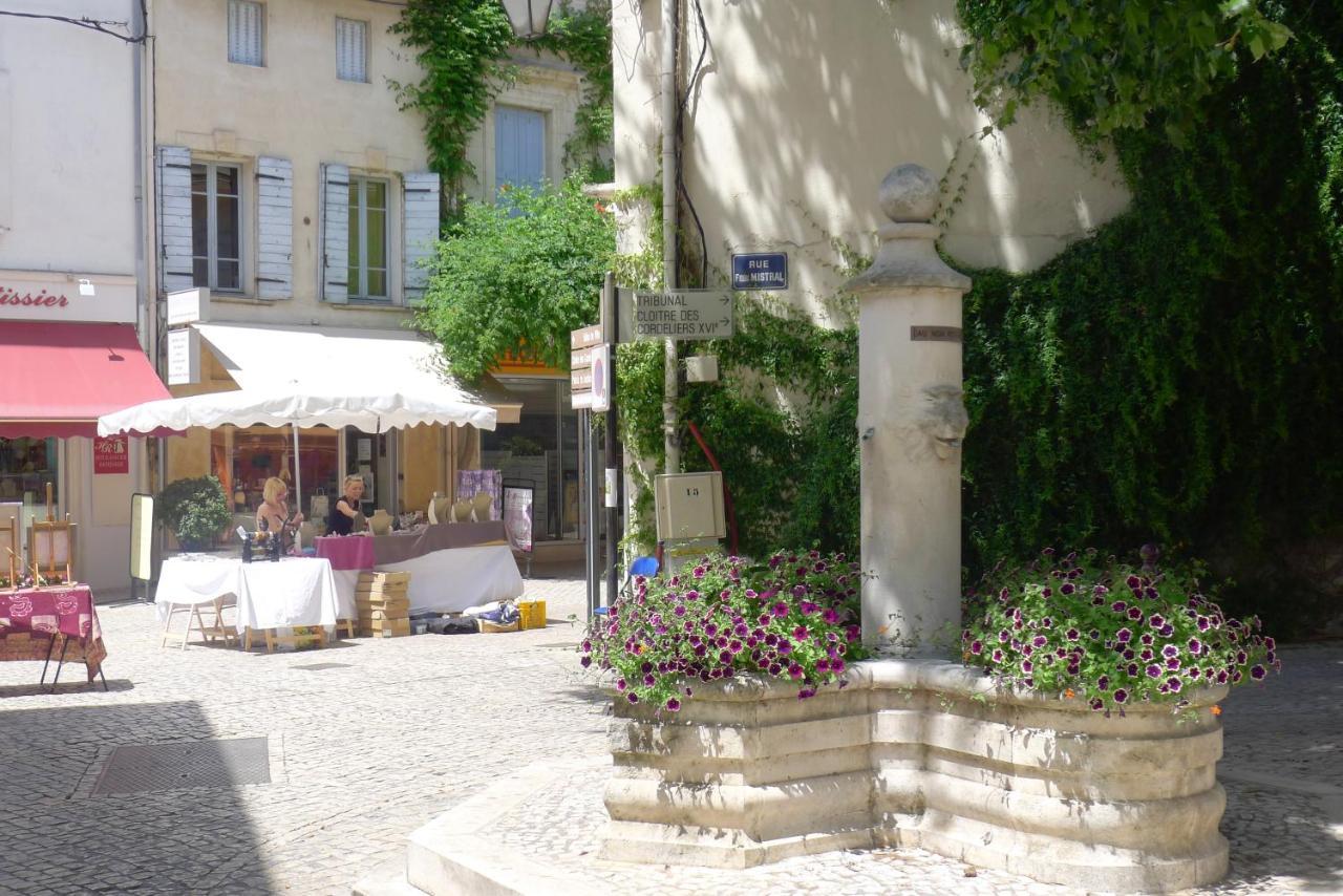 Maison Le Neuf Tarascon Exteriér fotografie